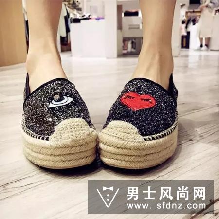 一双草编鞋 今夏街拍稳赢！