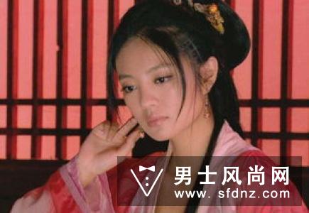 为什么要在肚子上系红绳 是青楼女子吗