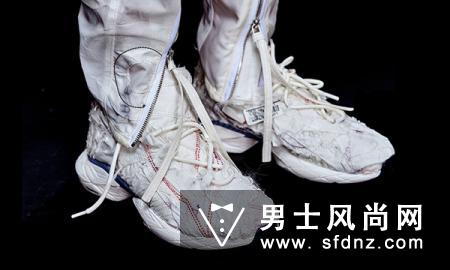 KANGHYUK 与 Reebok 合作推出再造版 SRS Sole Fury