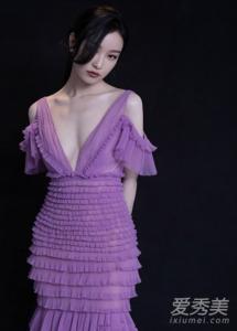 2018嘉人中国风盛典倪妮穿J. Mendel紫色长裙美成瓷娃娃！