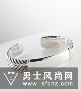 你知道男士的饰品用法也分春夏秋冬款的吗