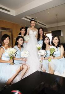 贾乃亮李小璐大婚 准新娘绝美婚纱曝光
