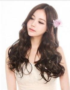 脸长的女生适合戴什么眼镜 脸长的人适合什么眼镜