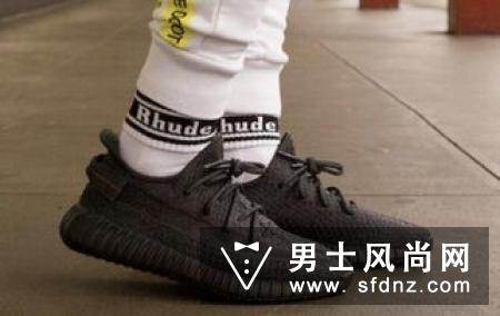 yeezy黑色满天星货量多少网上爆料的