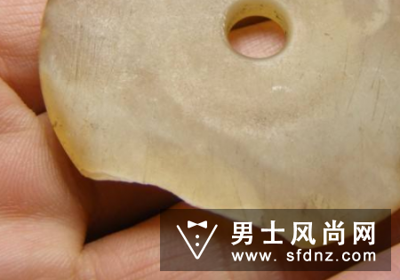玉坏了一个角还能戴吗 古玉要开光吗能戴吗