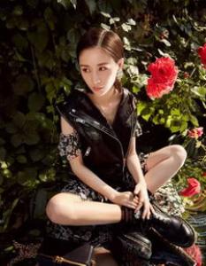欢乐颂2王子文曲筱绡的粉红裙子什么牌子?