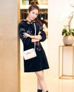 春季格子西服搭配参考 学郑秀晶驾驭度假风