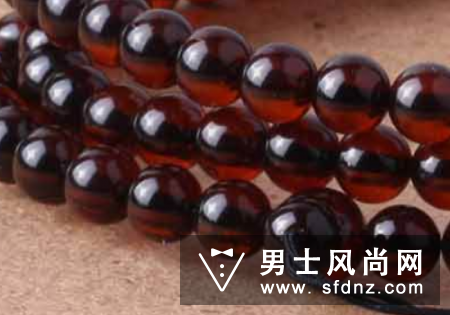血珀怎么挑选 什么样的贵