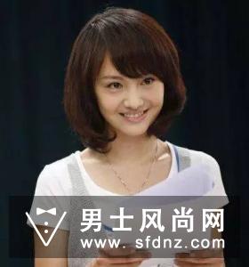 章子怡PK柳岩 女明星性感着装谁更美
