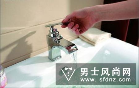 包包拉链生锈拉不动怎么办 生锈怎么去除