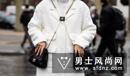 香奈儿双挎包可以分开吗 怎么背