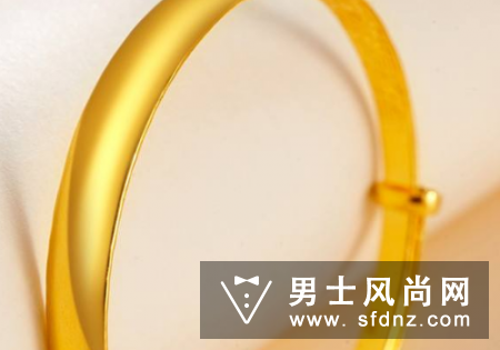 一手带金一手戴银可以吗 左金右银死人戴的吗