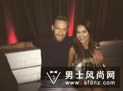 25岁的女生戴什么手表能够吸引成功男士 戴多大的合适