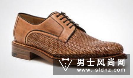 斯潘迪是安踏旗下的吗 是什么价位