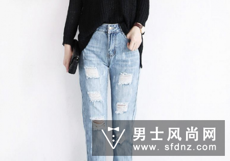 蓝色裤子配什么颜色上衣好看 能配黑色上衣吗