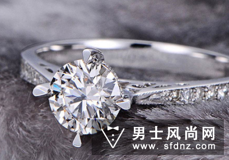 婚戒30分大小可以吗 和40分哪个好