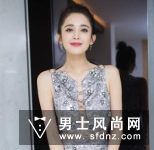 古力娜扎粉色棉服好美 果然冬天还是要点粉！