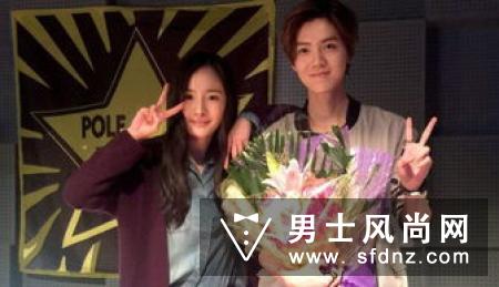2017微博电影之夜红毯 杨幂赵丽颖华服斗艳！