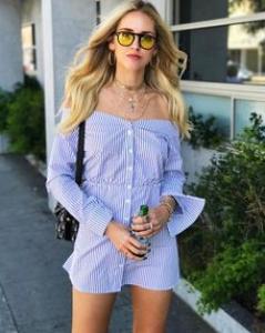 偶遇倪妮？白色连衣裙 Tiffany蓝大衣满满高级感