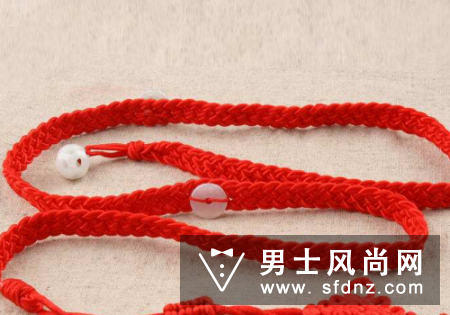 绳子断了的玉还能戴吗自己戴过的玉可以送给亲人吗