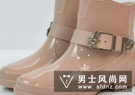 雨靴怎么挑选 怎么搭配
