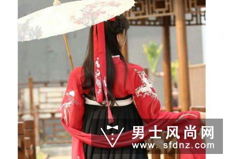 穿汉服可以扎发带吗 发带怎么绑