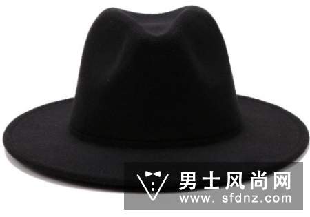 毛呢帽子怎么挑选 黑色的怎么搭配