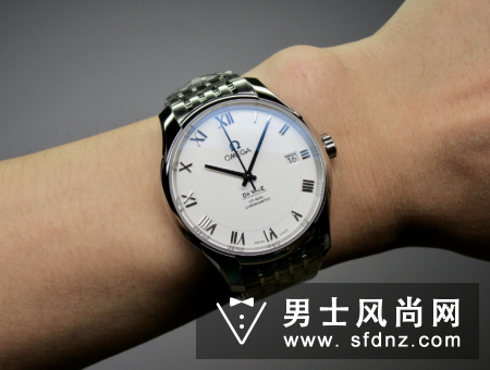 为什么说戴欧米茄有钱 什么样的女人戴欧米茄