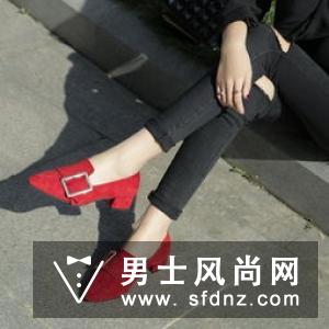 解决高跟鞋磨脚的六大小窍门 女生长年穿高跟鞋和平底鞋的区别