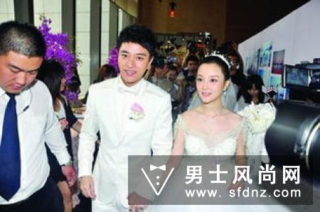 贾乃亮李小璐大婚 准新娘绝美婚纱曝光