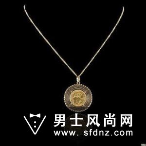 彩宝吊坠价格多少钱 搭配什么项链