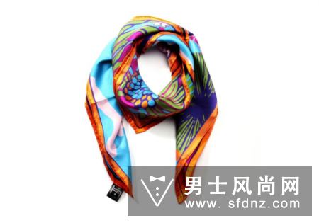 丝巾哪个牌子好 什么材质的最柔软