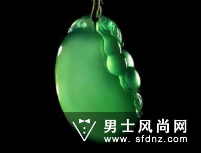 什么是龙石种翡翠 怎样辨别真假