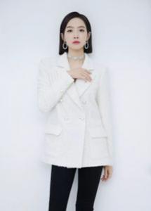 冬天结婚伴娘穿什么礼服 穿什么外套