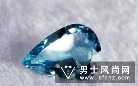 蓝碧玺什么颜色最好 与蓝宝石的区别