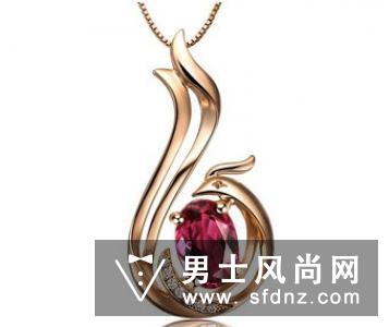 蓝碧玺什么颜色最好 与蓝宝石的区别