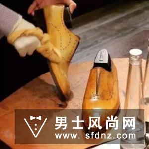 皮鞋为什么越擦越亮 怎么保养