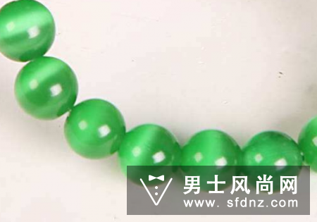 绿水晶怎么鉴定真假 和玻璃怎么区分