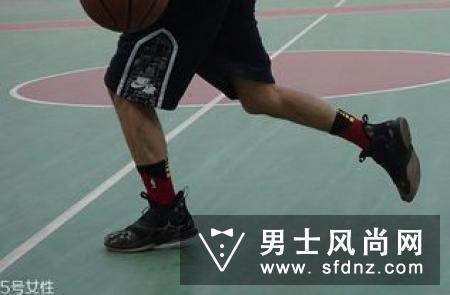 NIKE耐克士兵12适合后卫吗?适合什么位置?