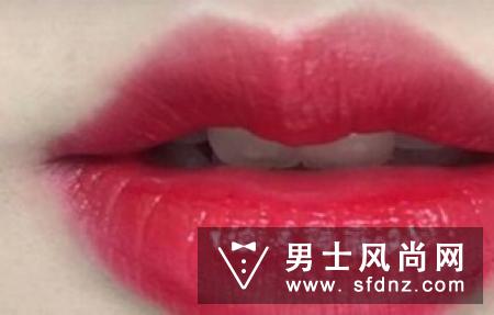蜜桃色是什么颜色 适合什么场合