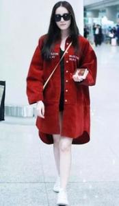好久不见！高圆圆最新街拍依旧美成小仙女