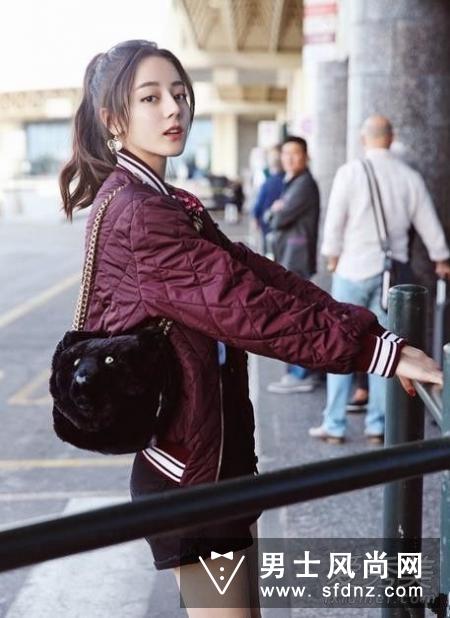又种草！迪丽热巴同款棒球服外套也超美