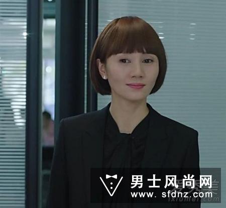 我的前半生袁泉唐晶穿的衣服是什么牌子？